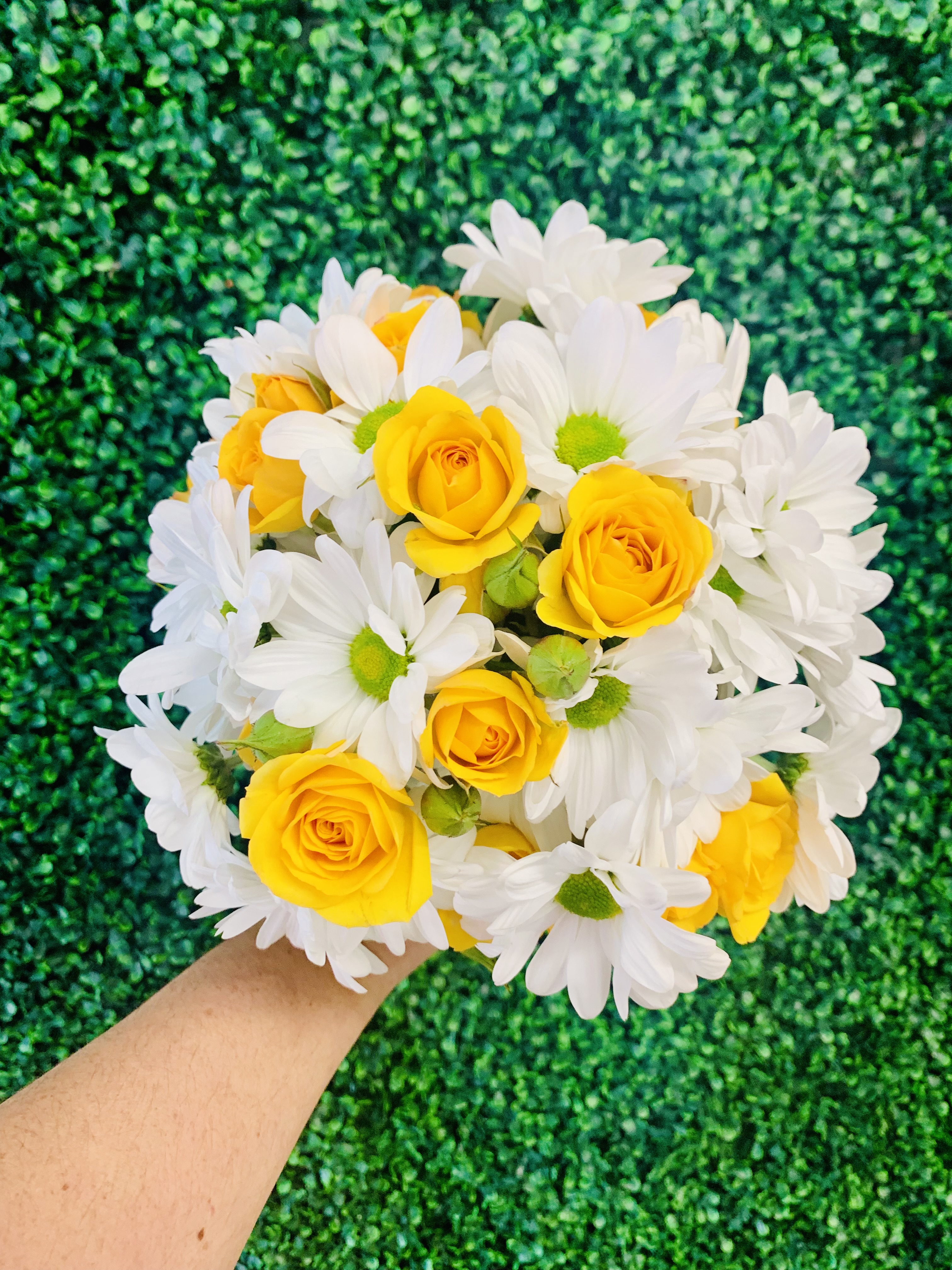 Daisies and Spray Rose Bouquet
