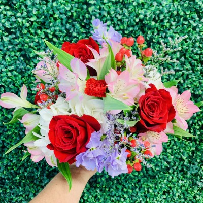 3 Rose and Alstro Bouquet