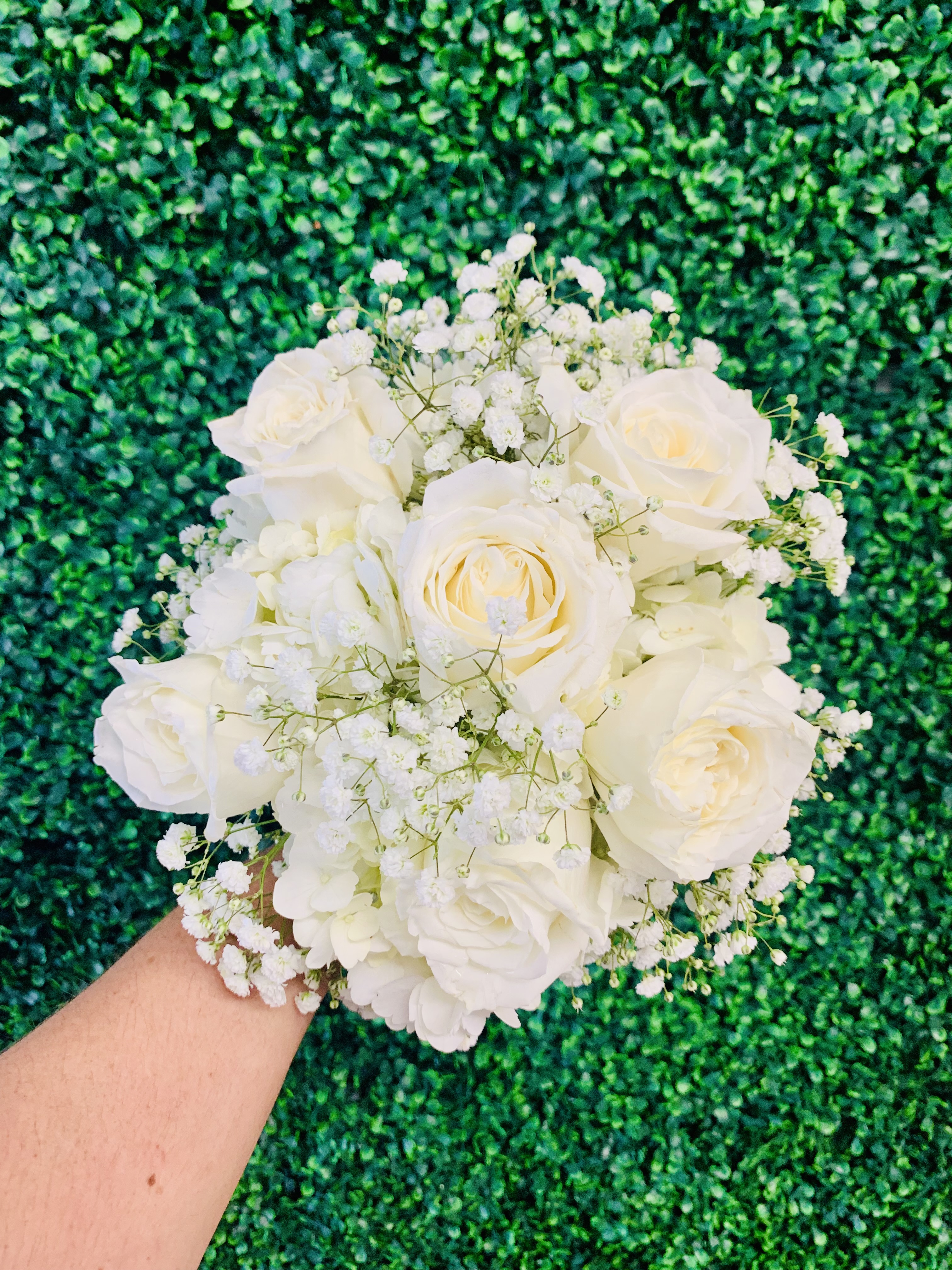 1/2 Dozen Rose and Babies Breath Bouquet