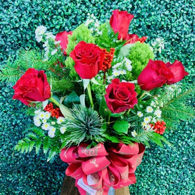 Christmas Dozen Roses Christmas Dozen Roses