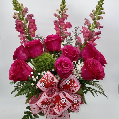Dozen Pink Roses With Snap Dragons