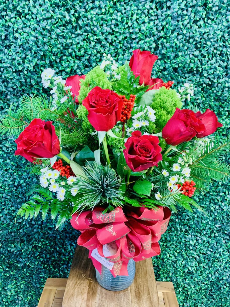 Christmas Dozen Roses — Alabaster Florist