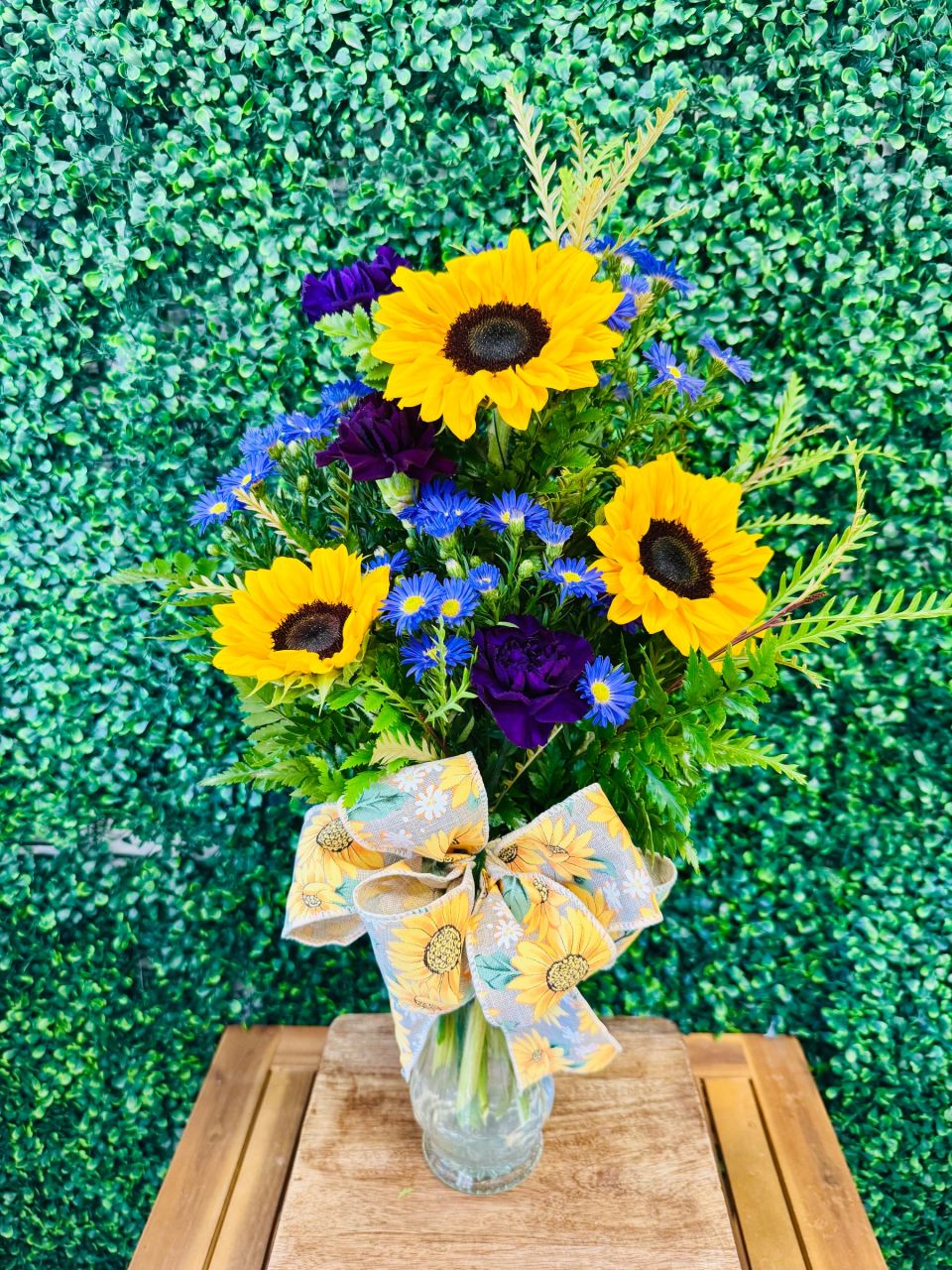 3 sunflowers and carnations — Alabaster Florist
